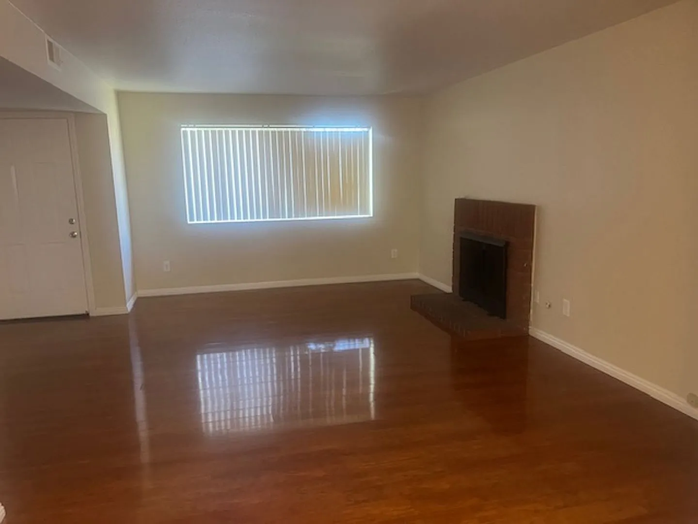 830 Jennifer Lane — Photo 3