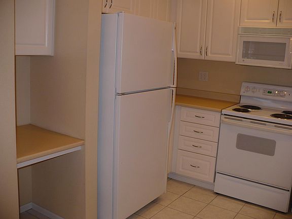 5th image of 12224 NE 8th St APT 107