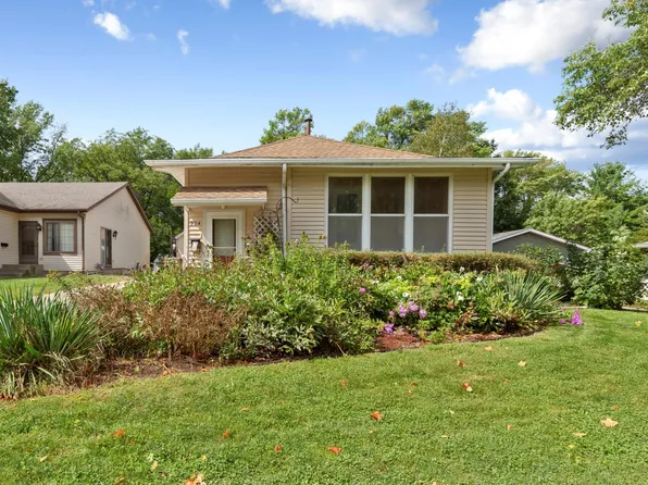 904 5th St SW, Waseca, MN 56093