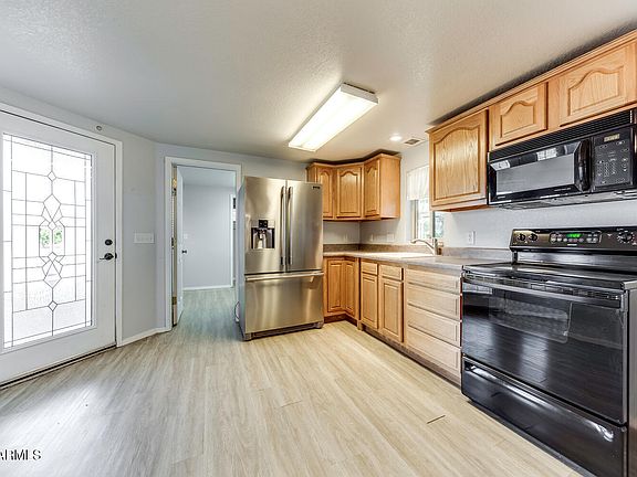 4th image of 17200 W BELL Road #1801