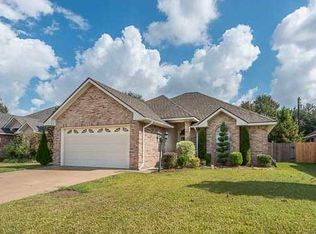 5913 Pepper Tree Dr, Alexandria, LA 71303