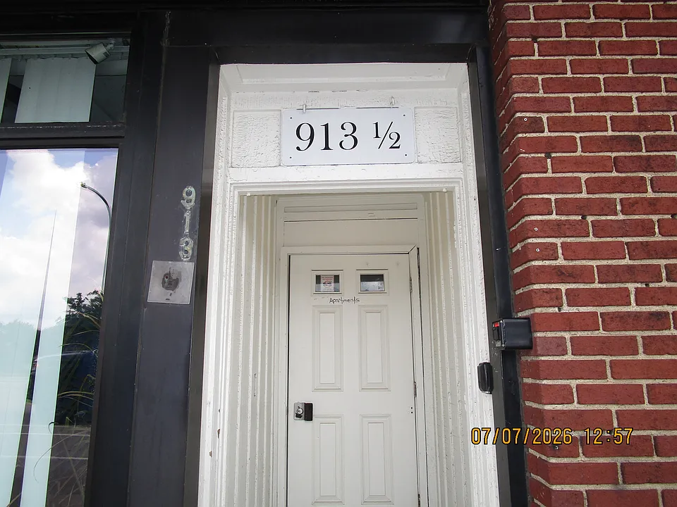913 1/2 E Market St #3