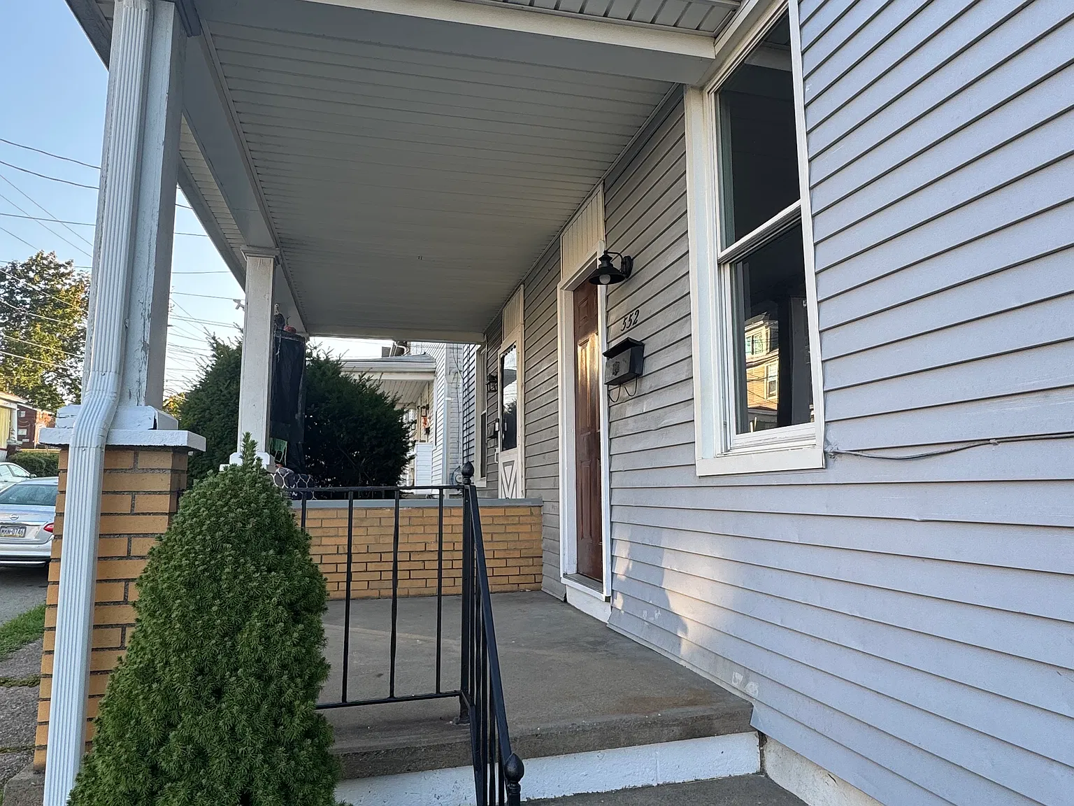 550 Grove St — Photo 2