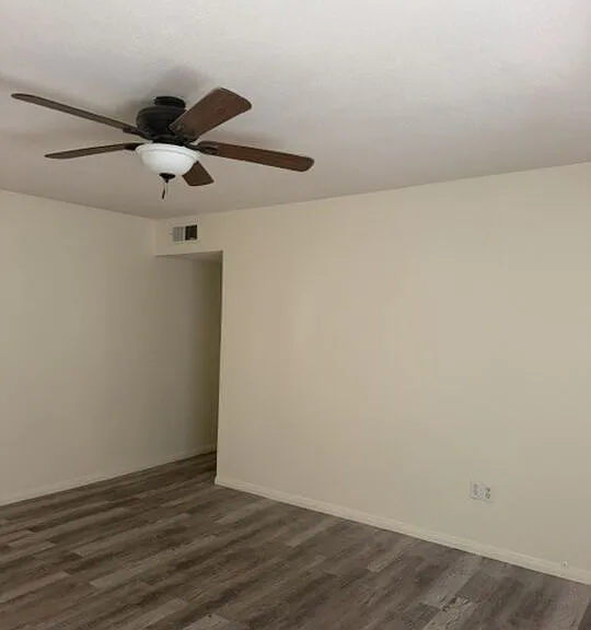 711 Walnut Ave — Photo 3