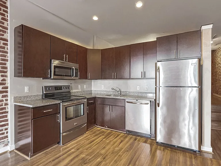 7th Flats — Photo 11