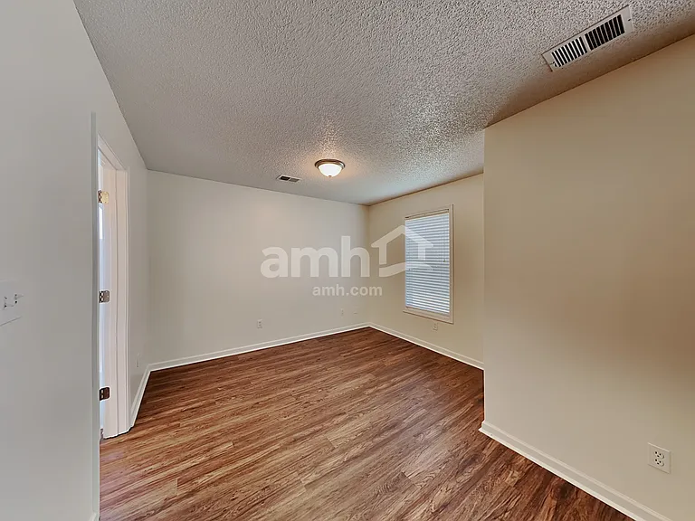 361 Whitney Ln — Photo 8