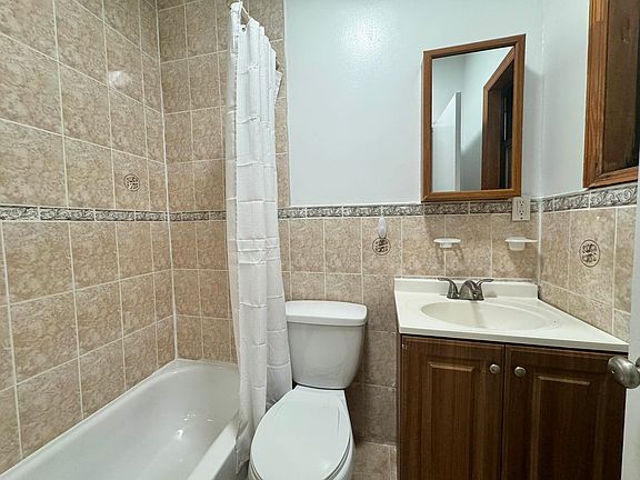 5th image of 14-32 28th Ave #2F