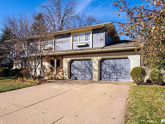2nd image of 34 Oakbrook Dr