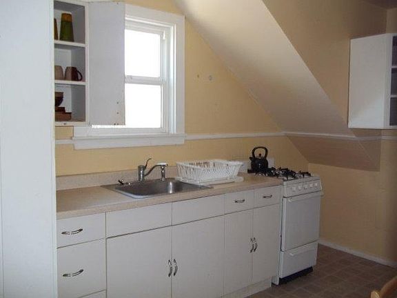 2nd image of 303 E Redwood Ave APT 3