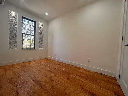 Rented by Fifth & Forever LLC | media 6