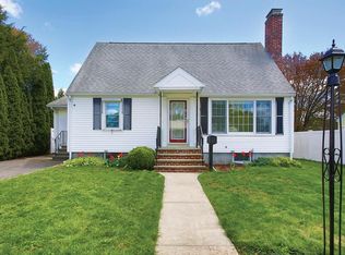 19 Manhattan Ter, Newton, MA 02465