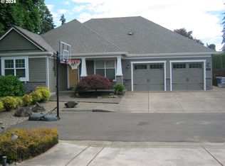 70 Stonehaven St, Eugene, OR 97404