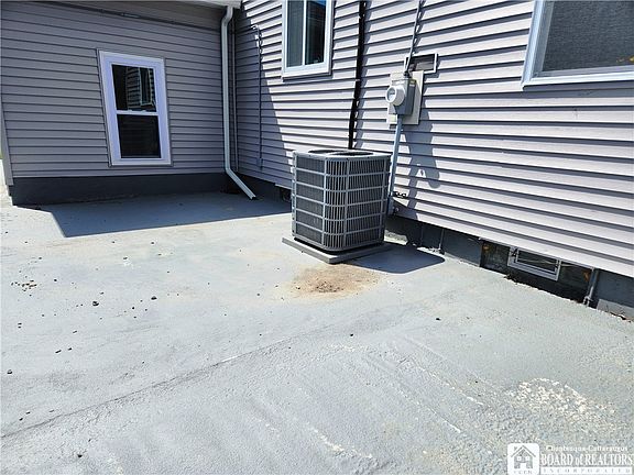 2nd image of 5347 Lake Ave