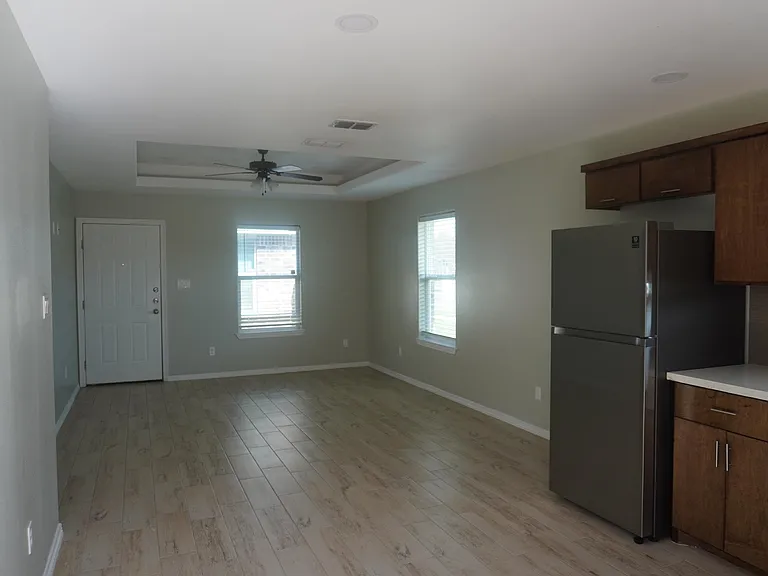 2802 Primrose Ave #1 — Photo 8