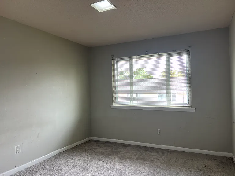 2343 Champion Ct — Photo 34