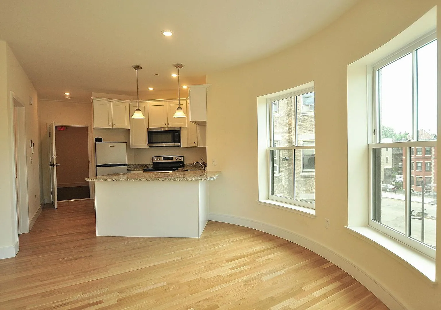 Charming 1 Bedroom-No Broker Fee — Photo 1