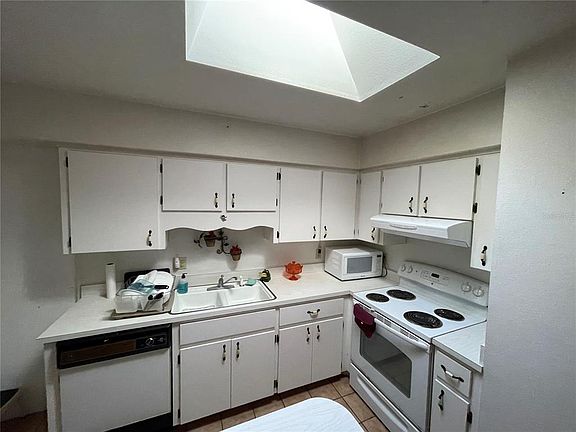 2nd image of 1612 S High St #1612