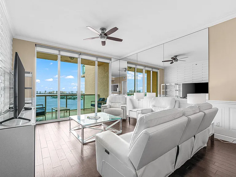 2650 Lake Shore Dr #2403 — Photo 8