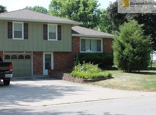 524 S Adams St, Raymore, MO 64083