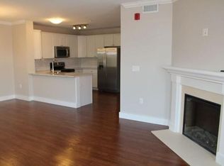 978 Worcester St #311, Wellesley, MA 02482