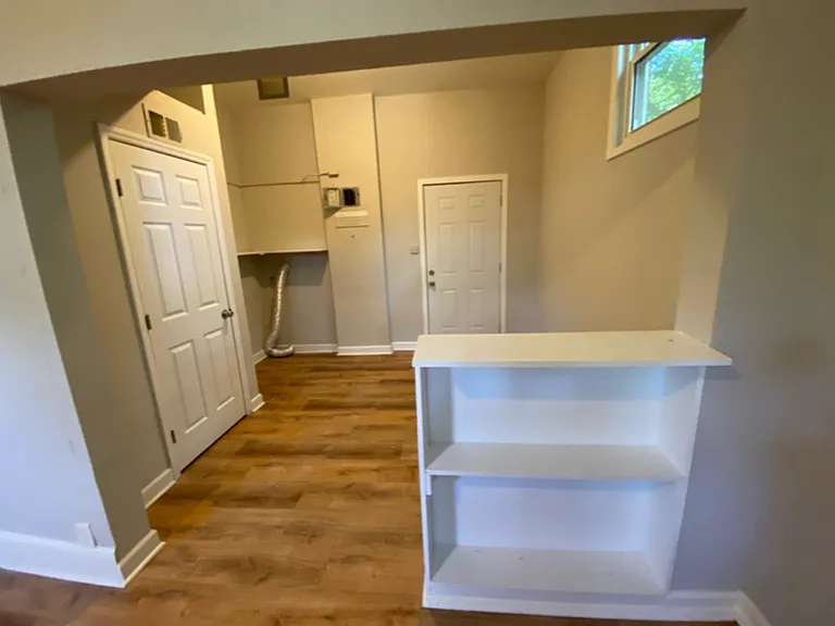 1008 Benning St — Photo 10