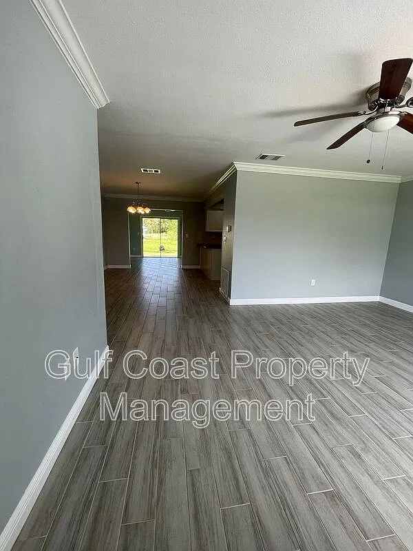 3 bed, 2.0 bath, 1648 sqft, $2,100 — Photo 4