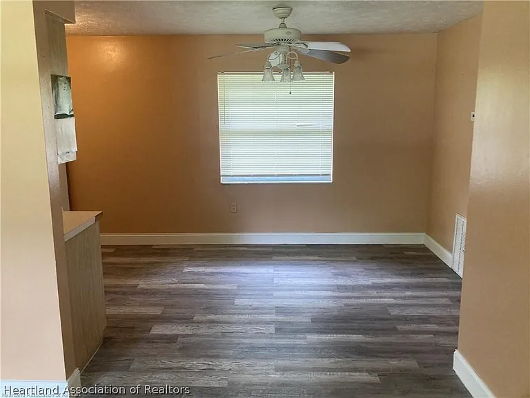 1575 Buck St — Photo 5
