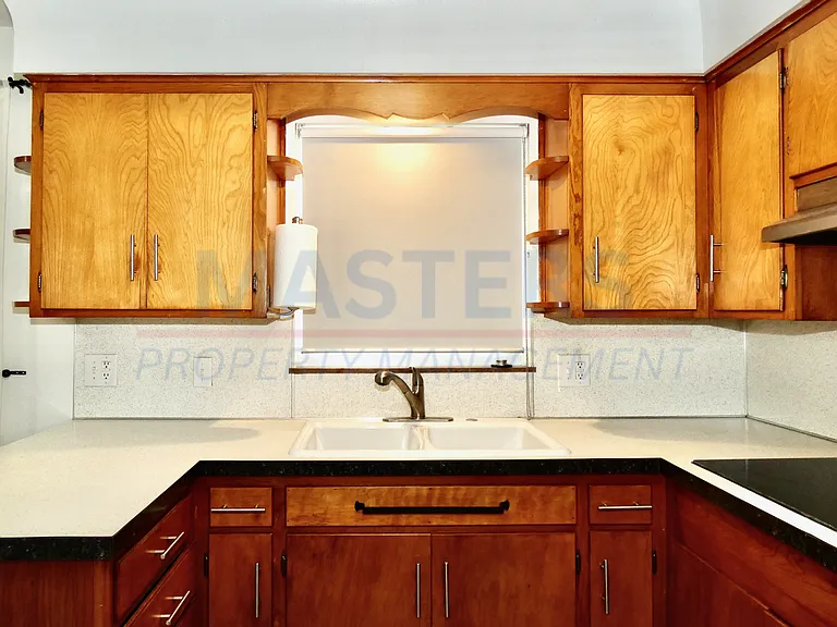 1028 Rosedale St — Photo 8