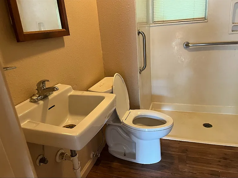 1455 Teal St — Photo 3