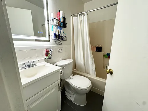 90 Hammond St #2L Photo 1