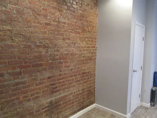 Rented by Windsor Homes Realty Corp | media 25