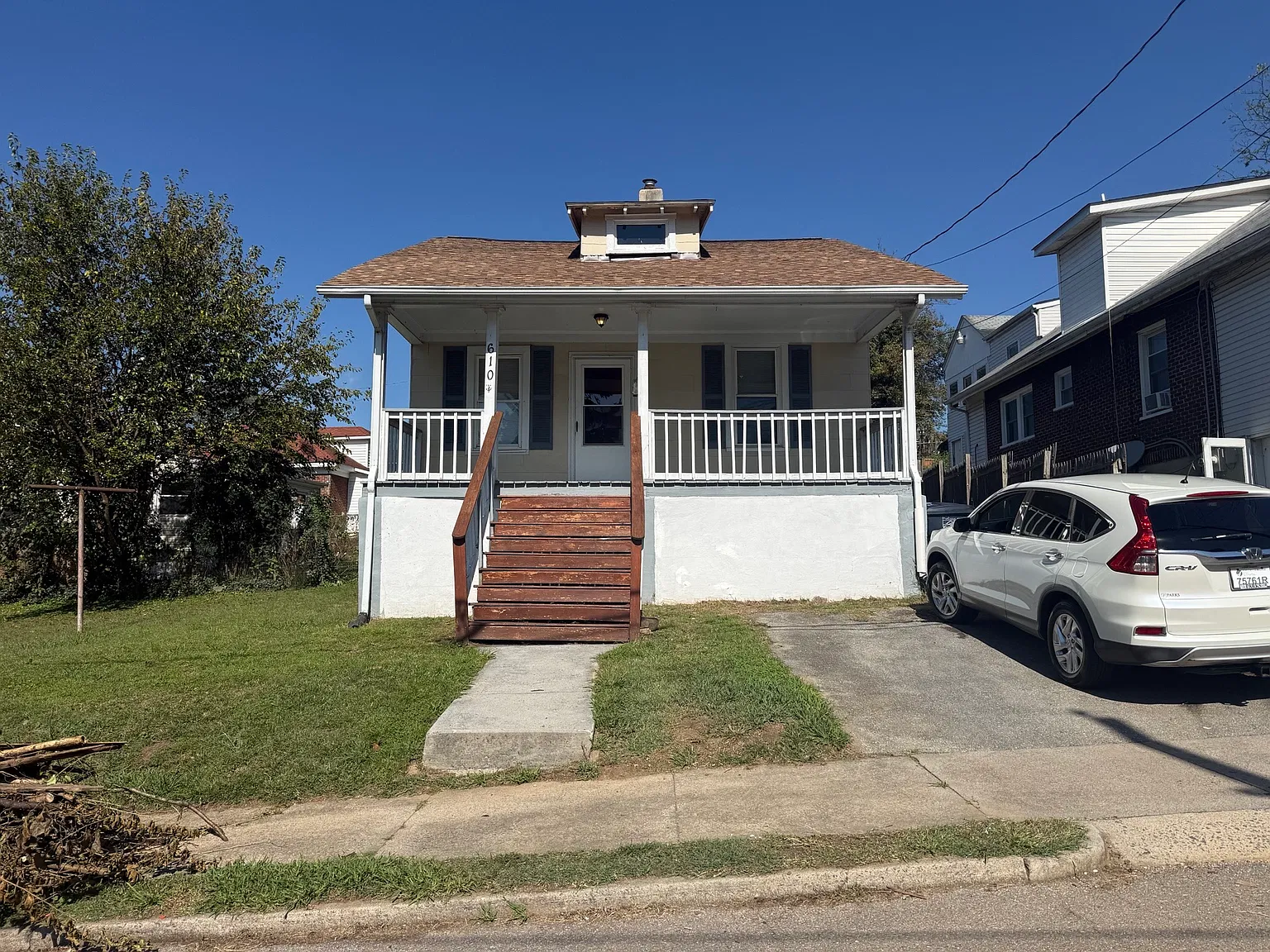 2 bed, 930 sqft, $1,050 — Photo 1