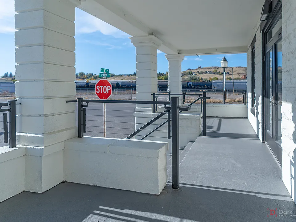 130 N F St #18