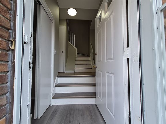 3rd image of 438 Travis Ave #2