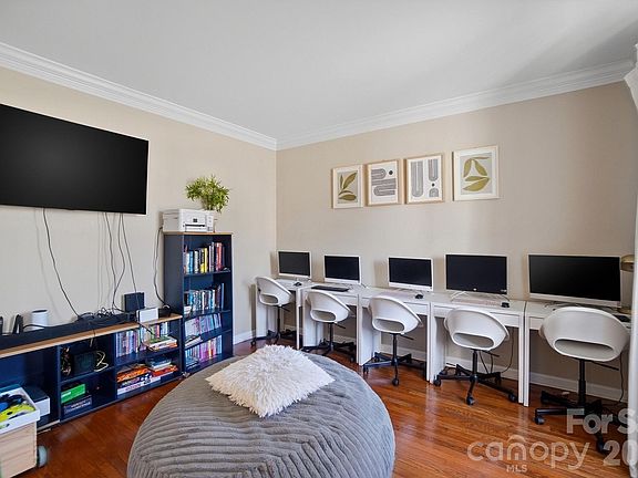 5th image of 2107 Copperplate Rd