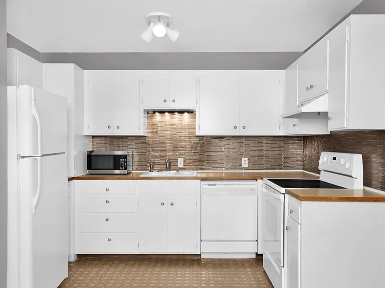942 100th Ave NE #231 — Photo 12