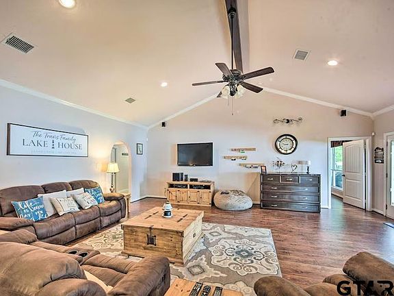 5th image of 150 Redondo Dr