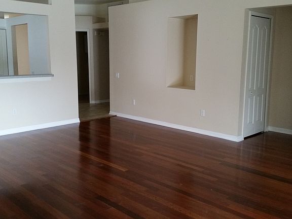 4th image of 5607 Terrain De Golf Dr