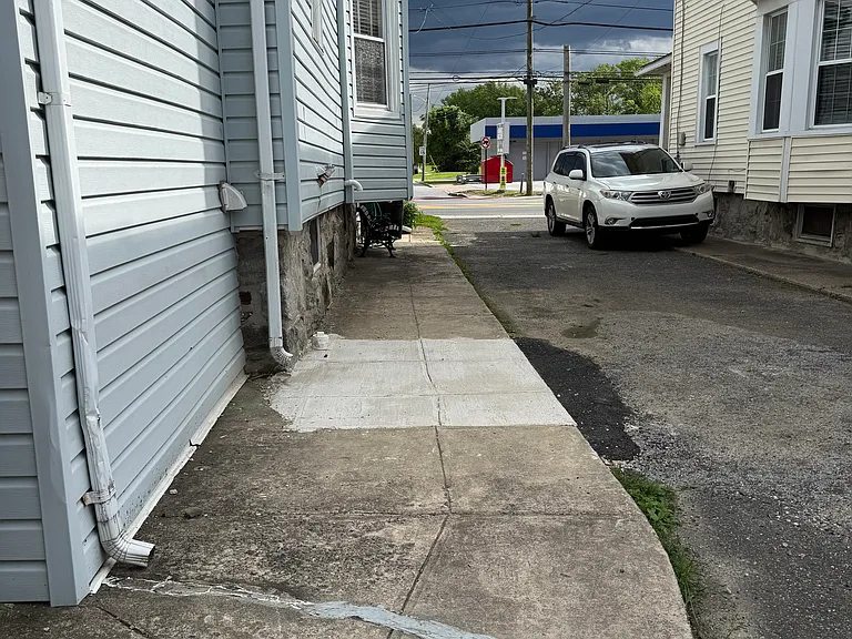 shared driveway