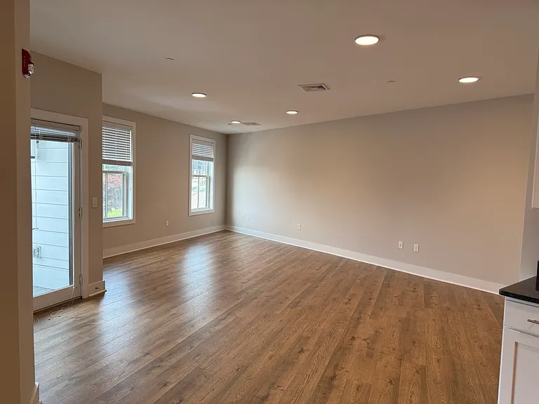 216 S Division St #207 — Photo 2