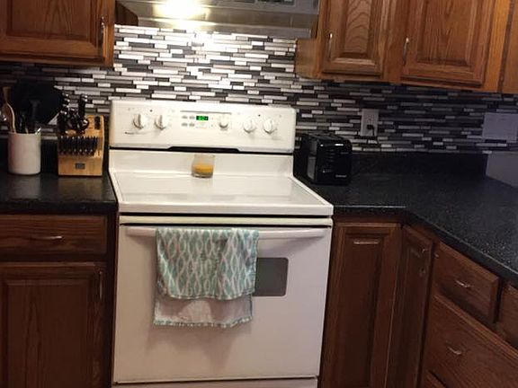 3rd image of 59400 Downey Ave