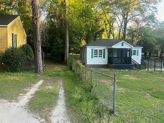 3rd image of 3520 Dale Dr