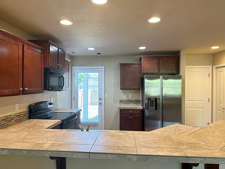 3968 SE Lone Oak St — Photo 8