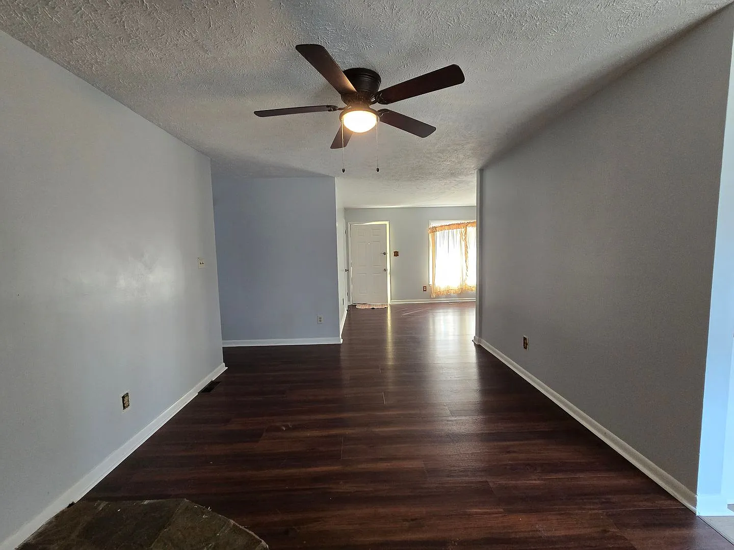 6758 Seaford ~ Village Hills — Photo 2