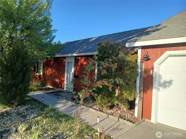 1720 Pirate Lane E, Moses Lake, WA 98837