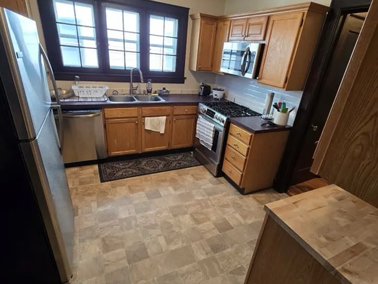 326 Allen St #1 — Photo 6