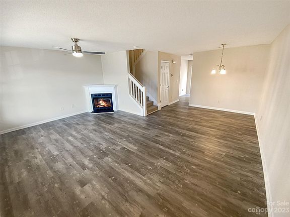 3rd image of 12340 Honey Hill Ln