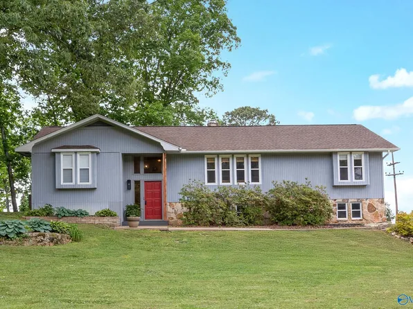 1308 Whispering Hills Cir NW, Hartselle, AL 35640