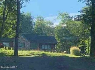 318 56th Rd, Petersburgh, NY 12138