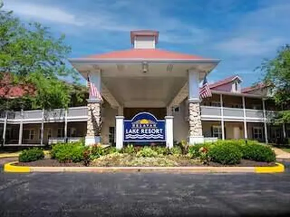 1505 S Shore DRIVE #220, Delavan, WI 53115